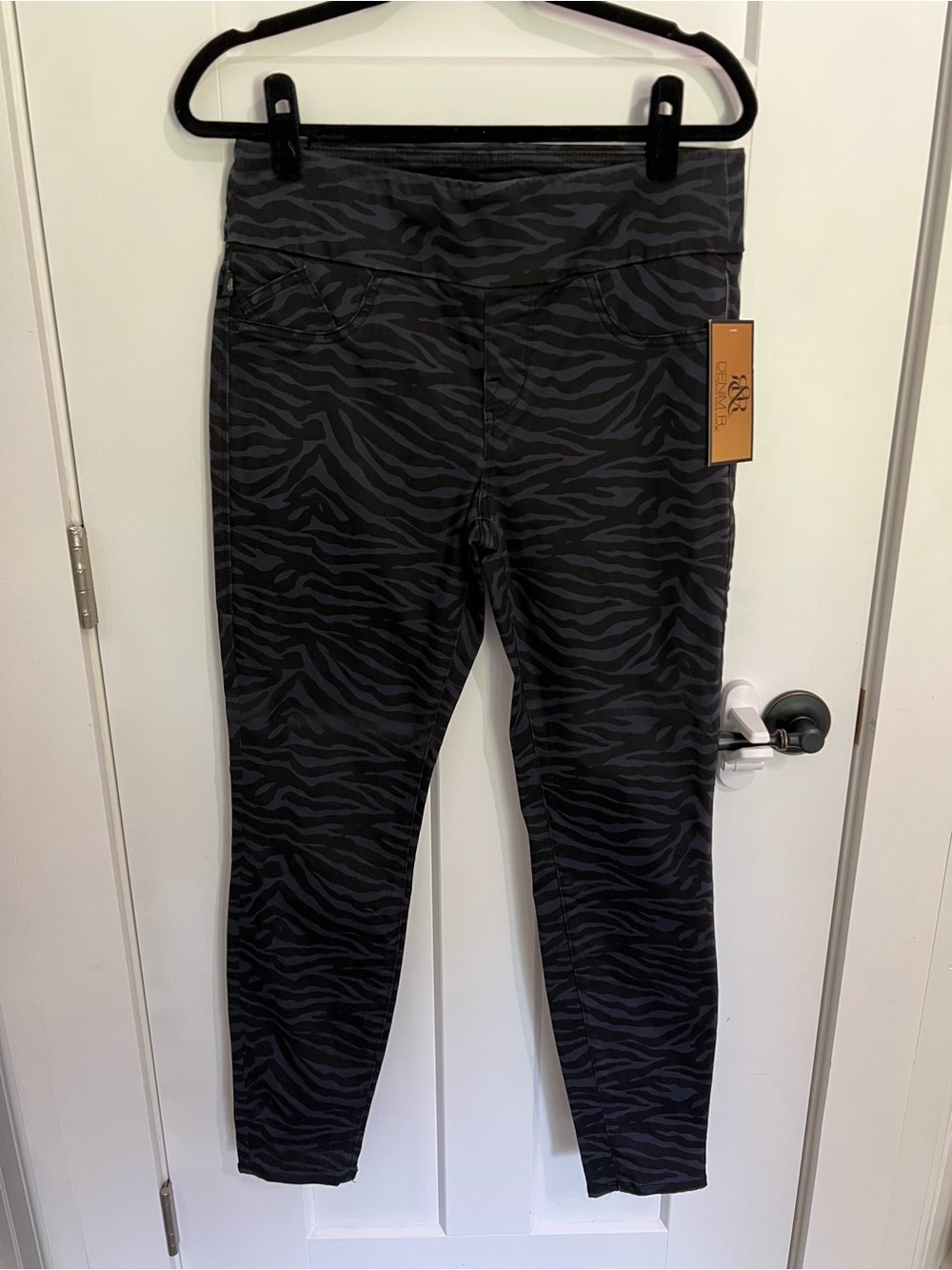 Rock & Republic womens black and blue Zebra-Print stretch Jeans